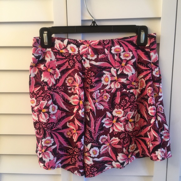 Paris Atelier + Other Stories Lady Floral Shorts - Picture 3 of 5
